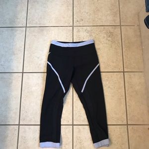 Lululemon crop pants